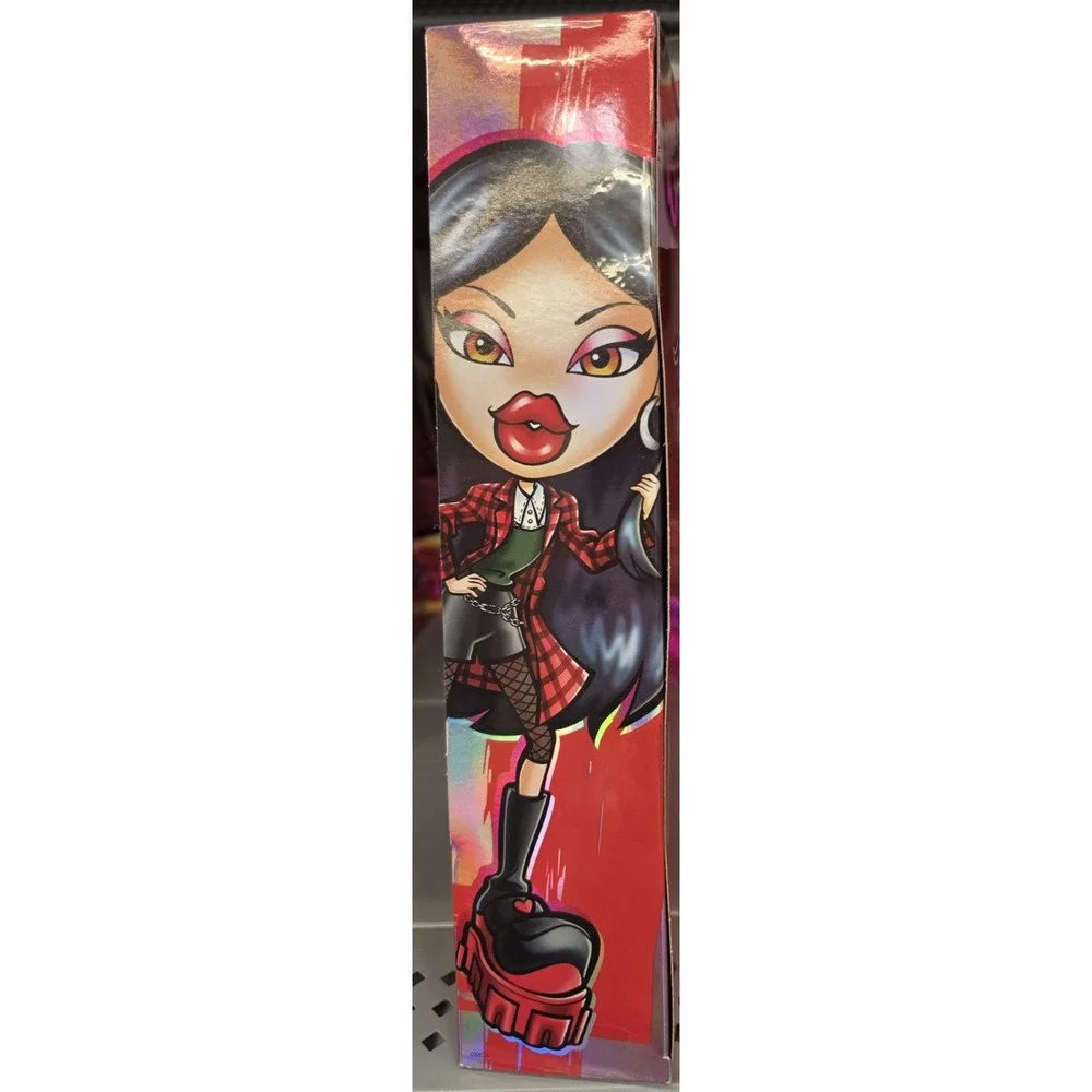 NEW Bratz Alwayz Jade Fashion Doll with 10 Accessories and Poster